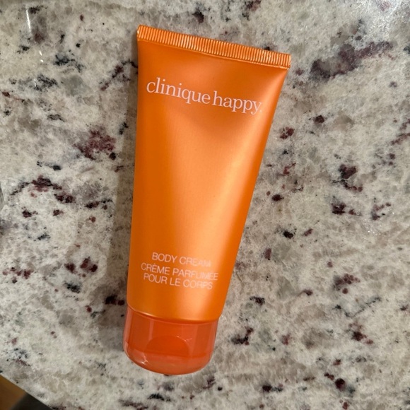 Clinique bundle! - Picture 2 of 4